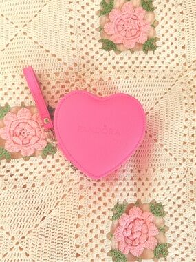 Pandora Vibrant Pink Heart Jewelry Wristlet Case